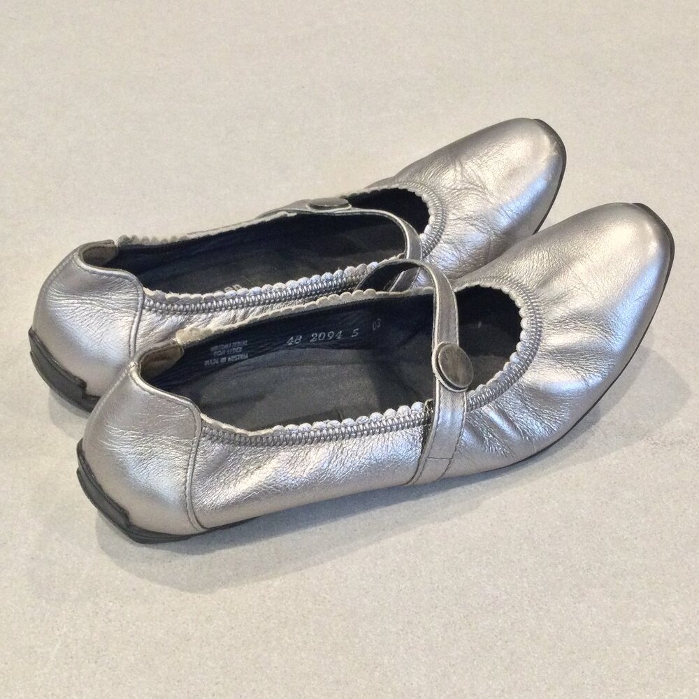 Paul Green metallic silver Mary Janes SZ US 7.5